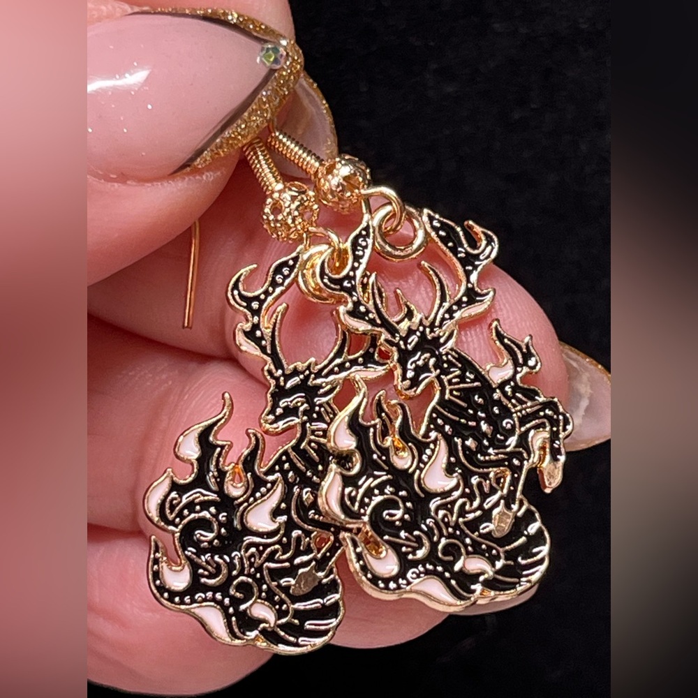 Elegant Gold and Black Deer Earrings - Picture 4 of 7